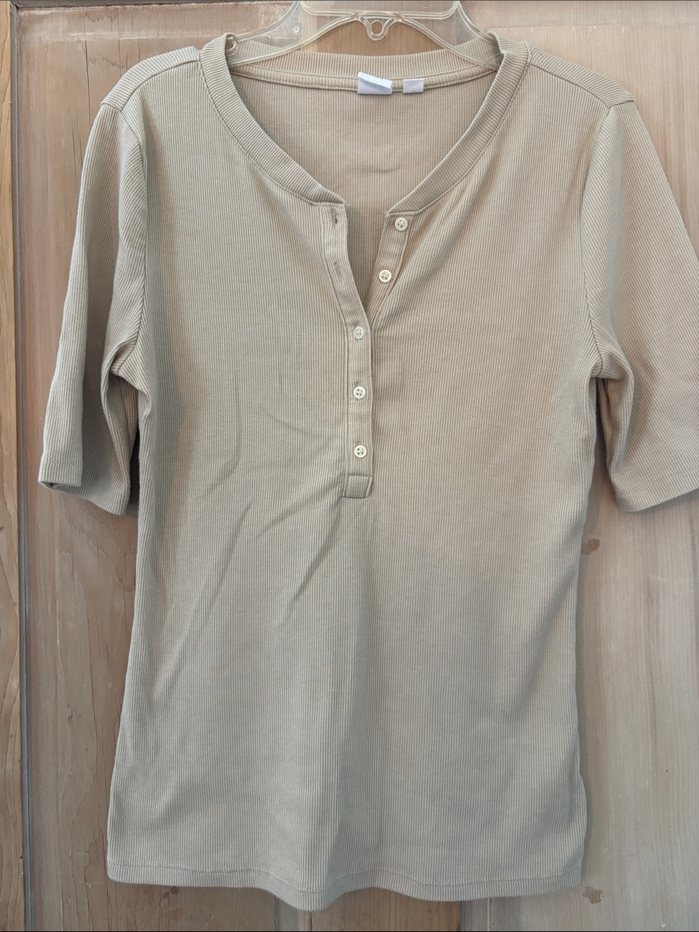 GAP Ribbed Henley Short Sleeve Top in Taupe